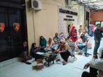 Puluhan-korban-biro-perjalanan-umroh-yang-gagal-berangkat-melaporkan-kasusnya.jpg