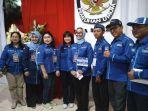 Ratih-Retnowati-kedua-dari-kiri-saat-mendaftarkan-caleg-bersama.jpg