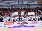 SMA-St-Louis-1-Sinlui-kembali-berhasil-mengawinkan-gelar-juara-Honda-DBL-with-Kopi-Good-Day.jpg