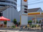 Sejumlah SPBU Swasta di Surabaya Kehabisan Stok BBM, Banyak Pengendara Kecewa