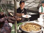 Sajian-kambing-guling-disuguhkan-Java-Paragon-Hotel-Senandung-Ramadan.jpg