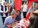 Salurkan-Bansos-Bagi-929-KPM-Gubernur-Khofifah-Optimis.jpg