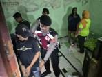 Sat-Samapta-Polrestabes-Surabaya-mengamankan-sejumlah-orang.jpg