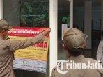 Satpol-PP-Kota-Malang-menyegel-dan-menutup-dua-tempat-penginapan.jpg