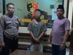 Satu-di-antara-4-tersangka-yang-berhasil-diamankan-anggota-Polsek-Deket.jpg