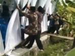 Viral Video Tamu Resepsi di Ponorogo Pegangi Tiang Tenda Nikahan hingga Lari Gegara Angin Kencang