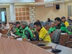 Sejumlah-driver-ojek-online-yang-tergabung-dalam-Koalisi-Komunitas-Ojek-Online-Tuban.jpg