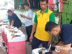Sejumlah-koper-milik-ratusan-jemaah-haji-tengah-dilakukan-pemeriksaan.jpg