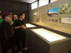 Sekda-Banyuwangi-Mujiono-saat-membuka-pameran-arsitektu.jpg