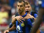 Selebrasi-Henrikh-Mkhitaryan-dan-Nicolo-Barella-ketika-mencetak-gol-Inter-Milan.jpg
