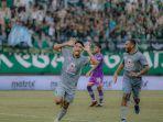 Selebrasi-Marselino-setelah-mencetak-gol-ke-gawang-Persita.jpg