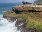 Seorang-pengunjung-destinasi-wisata-Pantai-Kedung-Tumpang-di-DesaKecamatan-Pucanglaban-hilang.jpg