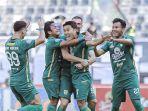 Song-Ui-young-merayakan-gol-ke-gawang-PSM-Makassar-di-Stadion-GBT.jpg
