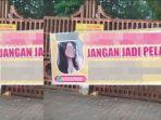 Spanduk-pelakor-yang-menyita-perhatian-media-sosial.jpg