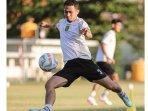 Striker-asing-Persebaya-Surabaya-Paulo-Victor-saat-berlatih-bersama-tim-jelang-hadapi-Borneo-FC1.jpg