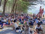 Suasana-Pantai-Gemah-saat-libur-lebaran-2023.jpg