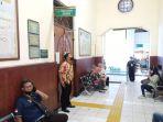 Suasana-depan-Ruang-Sidang-Cakra-Kantor-PN-Surabaya-Jumat-292022.jpg