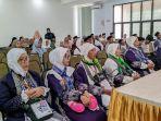 Suasana-haru-mengiringi-pemberangkatan-10-jemaah-haji-cadangan-asal-Tuban-menuju-Tanah-Suci.jpg