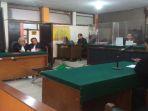 Suasana-jalannya-sidang-terdakwa-TPPU-yang-merupakan-jaringan-gembong-narkoba-Fredy.jpg