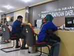 Suasana-pelayanan-di-Kantor-Badan-Pendapatan-Daerah-Bapenda-Kota-Surabaya.jpg