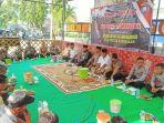 Suasana-saat-Polres-Pamekasan-Madura-menggelar-program-Jumat-Curhat.jpg