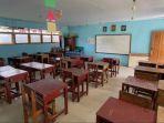 Suasana-sepi-di-sebuah-sekolah-karena-tak-ada-yang-mendaftar-sekolah.jpg
