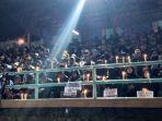 Suporter-di-Lamongan-menggelar-doa-bersama-atas-Tragedi-Kanjuruhan.jpg