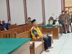 Suyatno-saat-jalani-sidang-perdana-di-PN-Bojonegoro.jpg