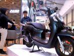 Tampilan-New-Honda-Scoopy-yang-kini-hadir-dengan-warna-dan-striping-baru.jpg