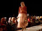 Tampilan-busana-Any-Zahira-Attire-pada-IWAPI-Fashion-Runway-2024.jpg