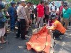 Terjadi-kecelakaan-maut-di-Surabaya-Pemotor-Honda-Vario-tewas-terlindas-truk.jpg