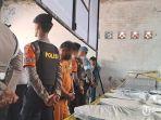 Tersangka-produksi-miras-ilegal-dihadirkam-dalam-press-release.jpg