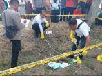 Tim-Inafis-Polres-Bojonegoro-saat-mengevakuasi-jasad-bayi-di-Desa-Sukowati-Kecamatan-Kapas.jpg