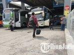 Titik-jalur-keberangkatan-bus-di-Terminal-Arjosari-Malang-yang-menjadi-lokasi-pengeroyokan-TNI.jpg