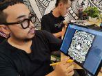 Tony-Midiyanto-bersama-karya-desainnya.jpg