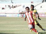 Tribun-stadion-yang-terlihat-sepi-dalam-laga-Deltras-melawan-Persewar.jpg