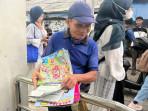 Tuna-netra-yang-berjualan-majalah-tak-sudi-mengemis.jpg