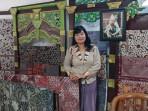 Umi-Sukesih-56-difoto-di-Galeri-Batik-Seblang.jpg