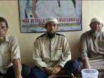 Ustaz-Yazir-Hasan-tengah-saat-melakukan-klarifikasi-terhadap-isi-ceramah-khutbahnya.jpg