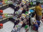 Viral-sejoli-di-Surabaya-modus-pamer-ciuman-di-tempat-umum-ternyata.jpg