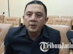 Wakil-Ketua-DPD-PDI-Perjuangan-Jatim-Deni-Wicaksono-saat-ditemui-di-Gedung-DPRD-jatim.jpg