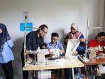 Wakil-Ketua-DPRD-Kota-Surabaya-AH-Thony-saat-mengunjungi-rumah.jpg