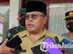 Wali-Kota-Blitar-Santoso-usai-launching-aplikasi-One-Touch-Stunting.jpg