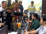 Wamenaker-murka-sampai-tunjuk-pegawai-saat-sidak-perusahaan.jpg