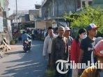 Warga-Kota-Batu-antre-gas-elpiji-3-kilogram-atau-gas-melon-yang-akhir-akhir-ini-sulit-didapatkan.jpg