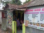 Warung-di-Cikande-dan-masyarakatnya-masih-beraktivitas-seperti-biasa.jpg