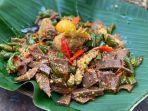 Wujud-kuliner-tradisional-asal-Kabupaten-Lumajang-Krecek-Bung.jpg