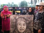 Yoyok-eks-ODGJ-bersama-Mozayyana-Pendamping-Sosial-Dinas-Sosial-Dinsos-Jatim.jpg