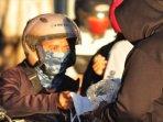 aksi-bagi-bagi-1000-masker-dan-100-face-shield-oleh-bonek-gate-jhoner-21-di-surabaya.jpg