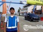 anggi-gilang-ramadhan-penjaga-pintu-tol-pandaan-malang_20180619_115820.jpg